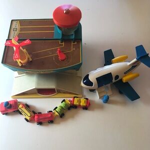 Vintage fisher price little people airport play set